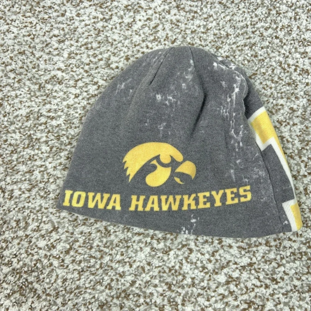 Iowa Hawkeyes Hat Beanie Gray Yellow NCAA College Football Herky Mens Made‎ USA